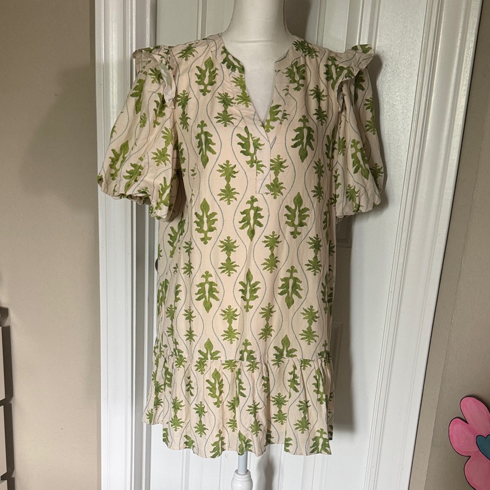 NWT GeeGee Cream w/Green Leaf Print lined dress SZ LG pit2pit 22” length 39”